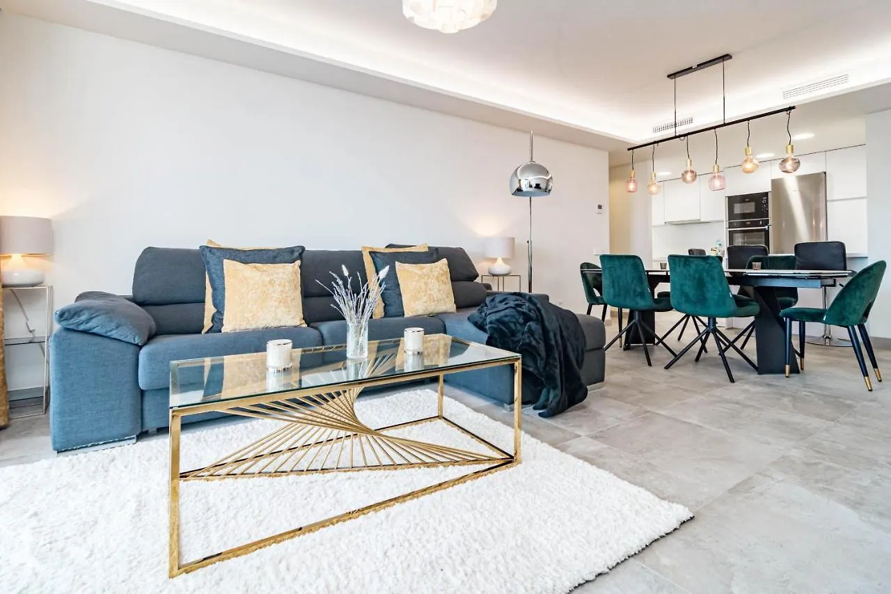 Inf45P- Modern 3 Bed City Apartment Next To Beach Estepona